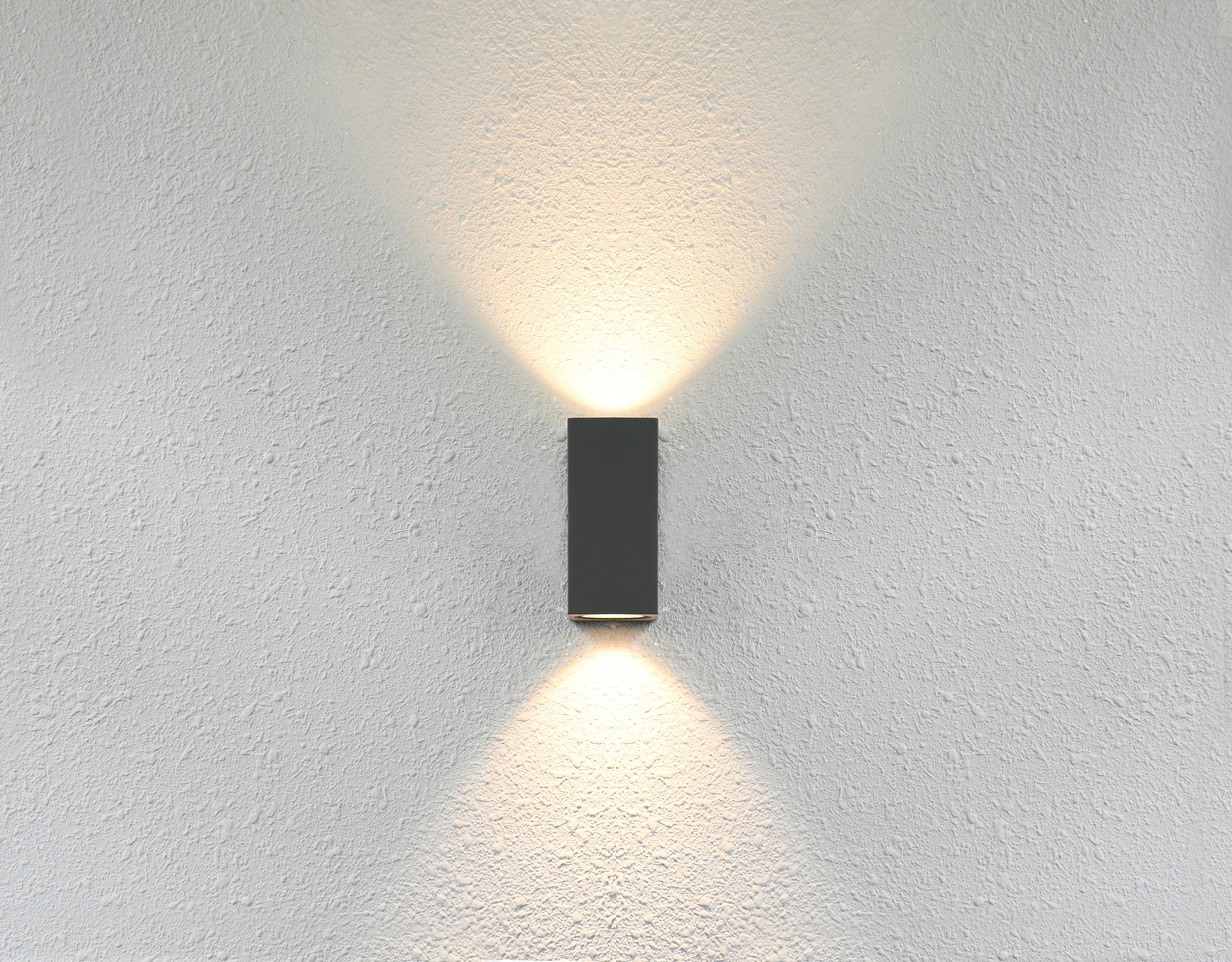 TALL WALL LIGHT